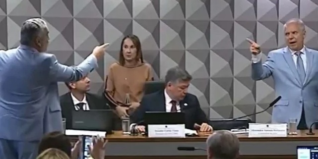 Confusão toma conta da CPMI com briga entre relator e ex-presidente do INSS (veja o vídeo)

