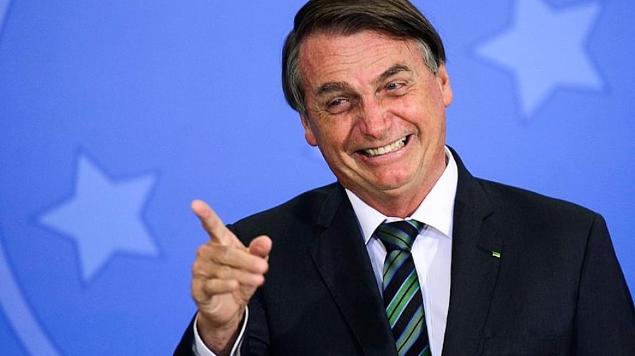 Bolsonaro deve ser preso em regime fechado a partir de novembro
