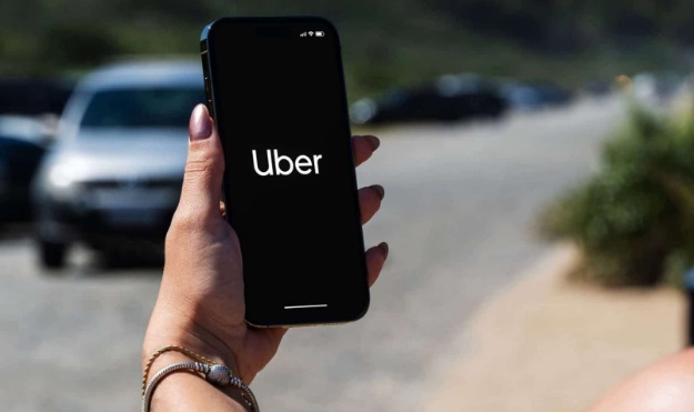 VEÍCULOS E TECNOLOGIA - Uber muda critérios e exclui carros populares da categoria Black