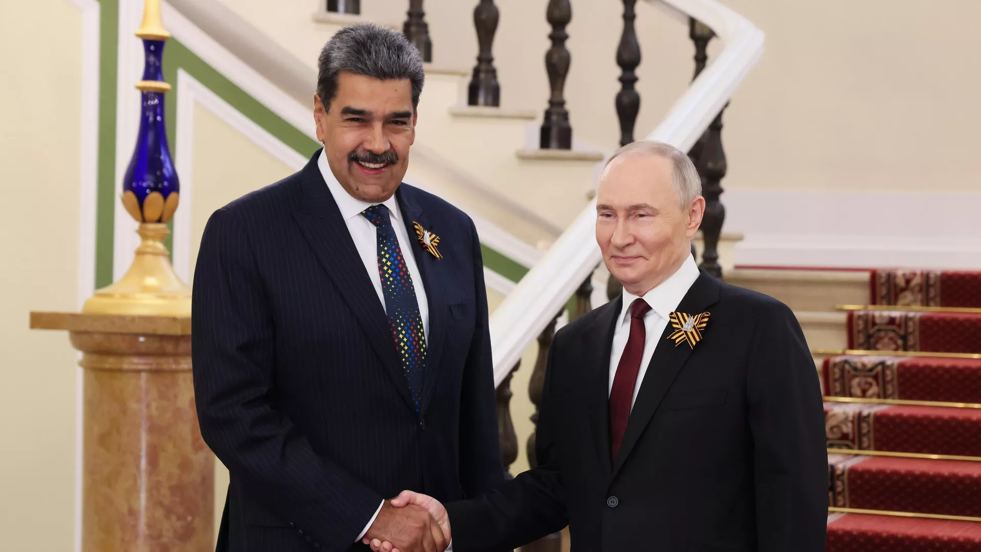Envio de tropas americanas parece uma "preparação para uma invasão"; Maduro busca apoio de Putin  
