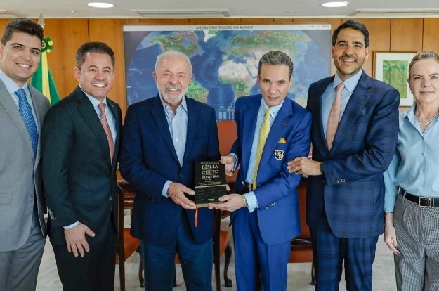 Lula recebe Jorge Messias e lideranças evangélicas no Planalto