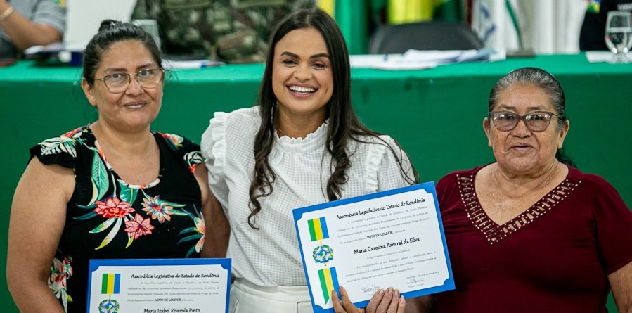 Alero realiza sessão solene em Guajará-Mirim e entrega Medalha do Mérito Legislativo e votos de louvor a personalidades