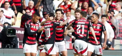 Dupla Arrasca-Pedro decide e Flamengo vence duelo de líderes com o Palmeiras