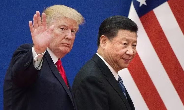Trump ameaça elevar tarifas sobre a China a 155% e pressiona por novo acordo comercial