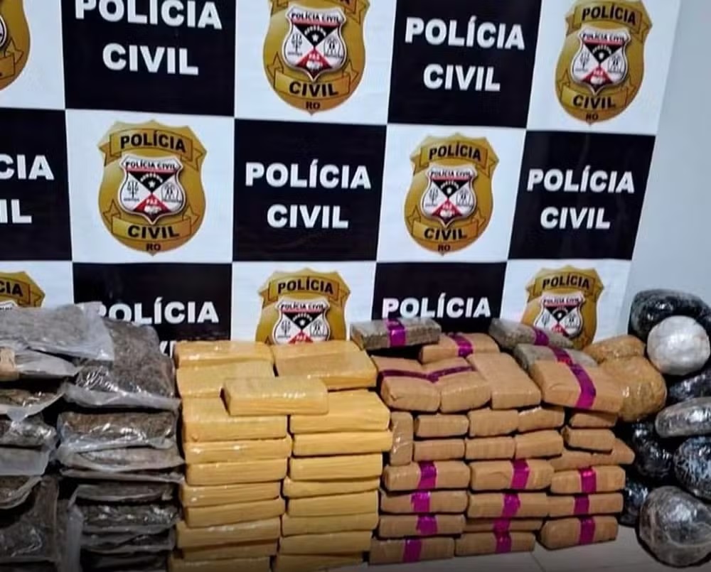 Lancha com quase 200 kg de droga é apreendida após perseguição no Rio Guaporé, em RO
