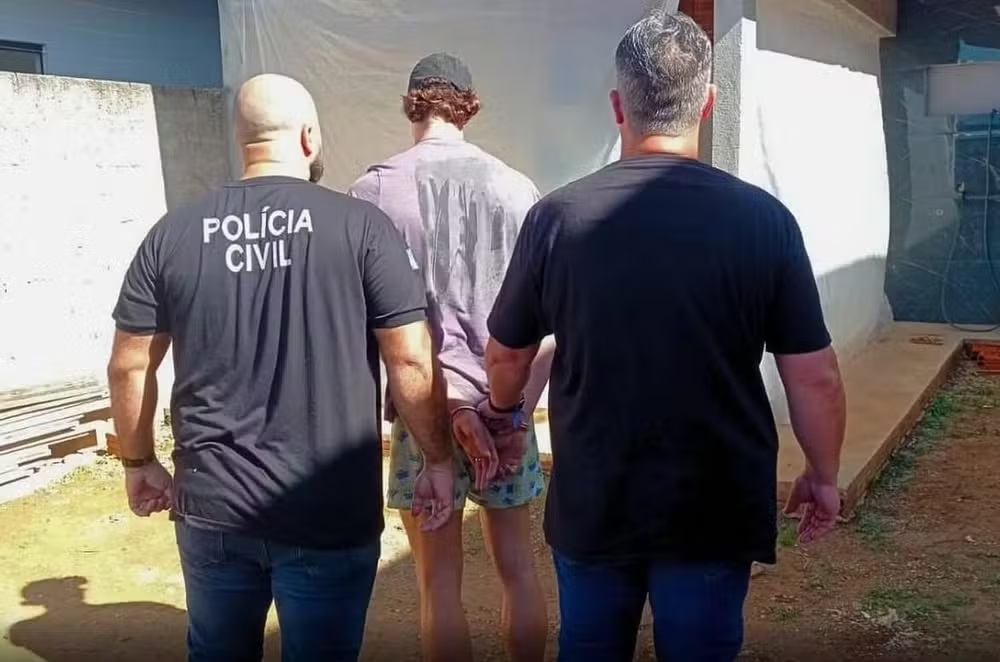 Foragido por estupro é preso após tentar se esconder no forro de casa em Vilhena, RO