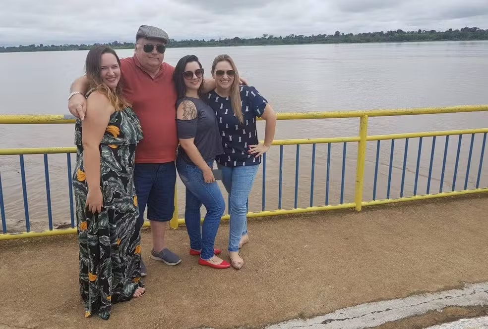 TRISTE - Depois da morte do pai, filhas encontram 'mensagem final' com conselhos, receitas e músicas em RO