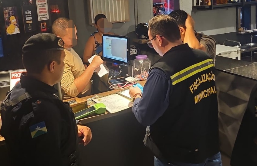Forças de segurança enfrentam perturbação do sossego e poluição sonora em diferentes regiões da capital.