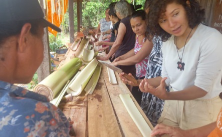 Comunidade Nova Conquista recebe primeira oficina de fibra de bananeira na Capital