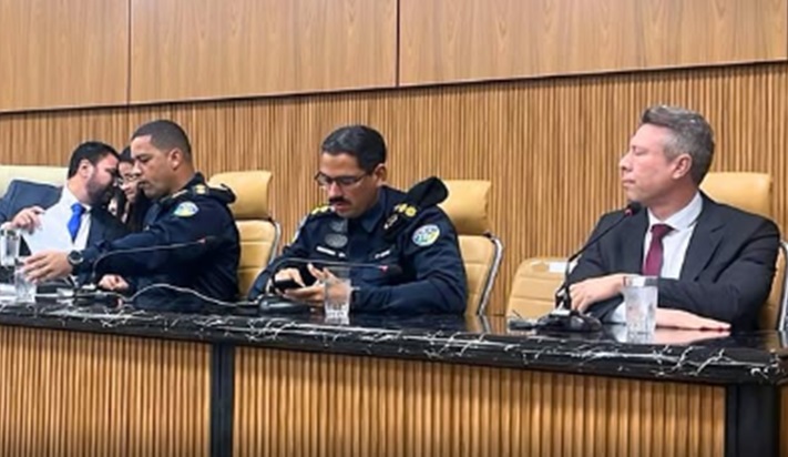DISCUSSÃO ATRASADA -  PC participa, na Câmara Municipal, de Audiência Pública sobre segurança na região central da Capital