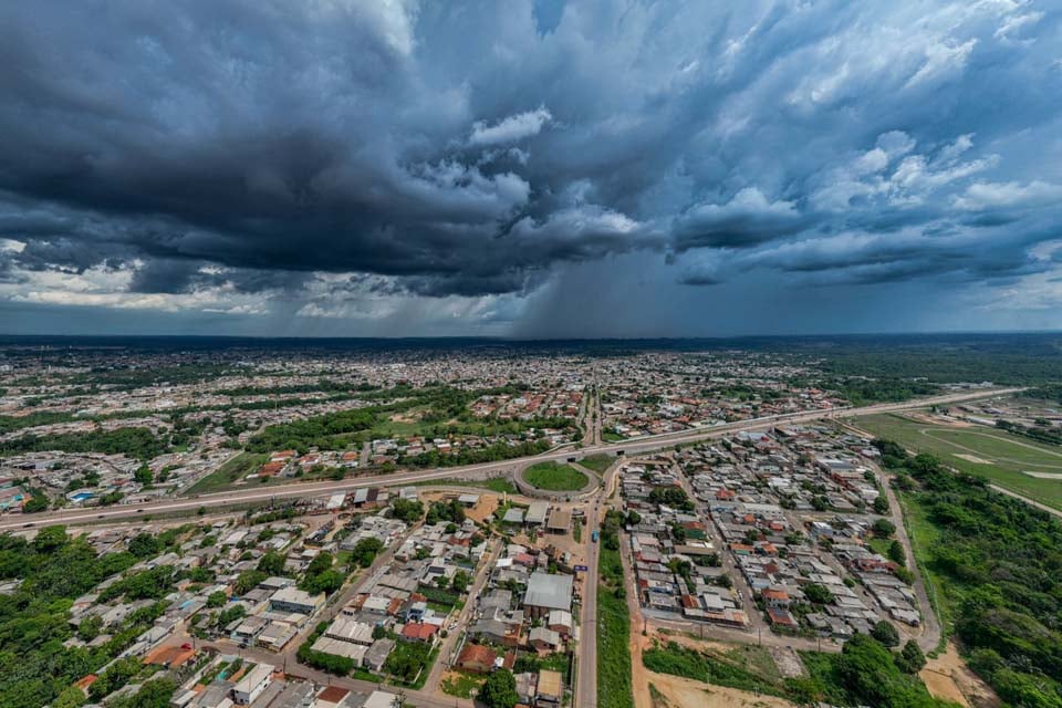 Rondônia tem dia nublado e previsão de chuvas intensas no período da noite