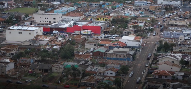 Tornado no Paraná causa destruição e deixa 6 mortos; há mais de 700 feridos