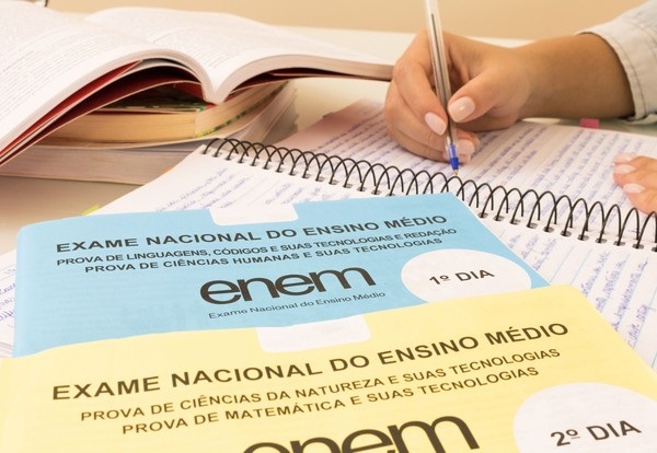 Inep publica gabaritos oficiais do primeiro dia do Enem 2025
