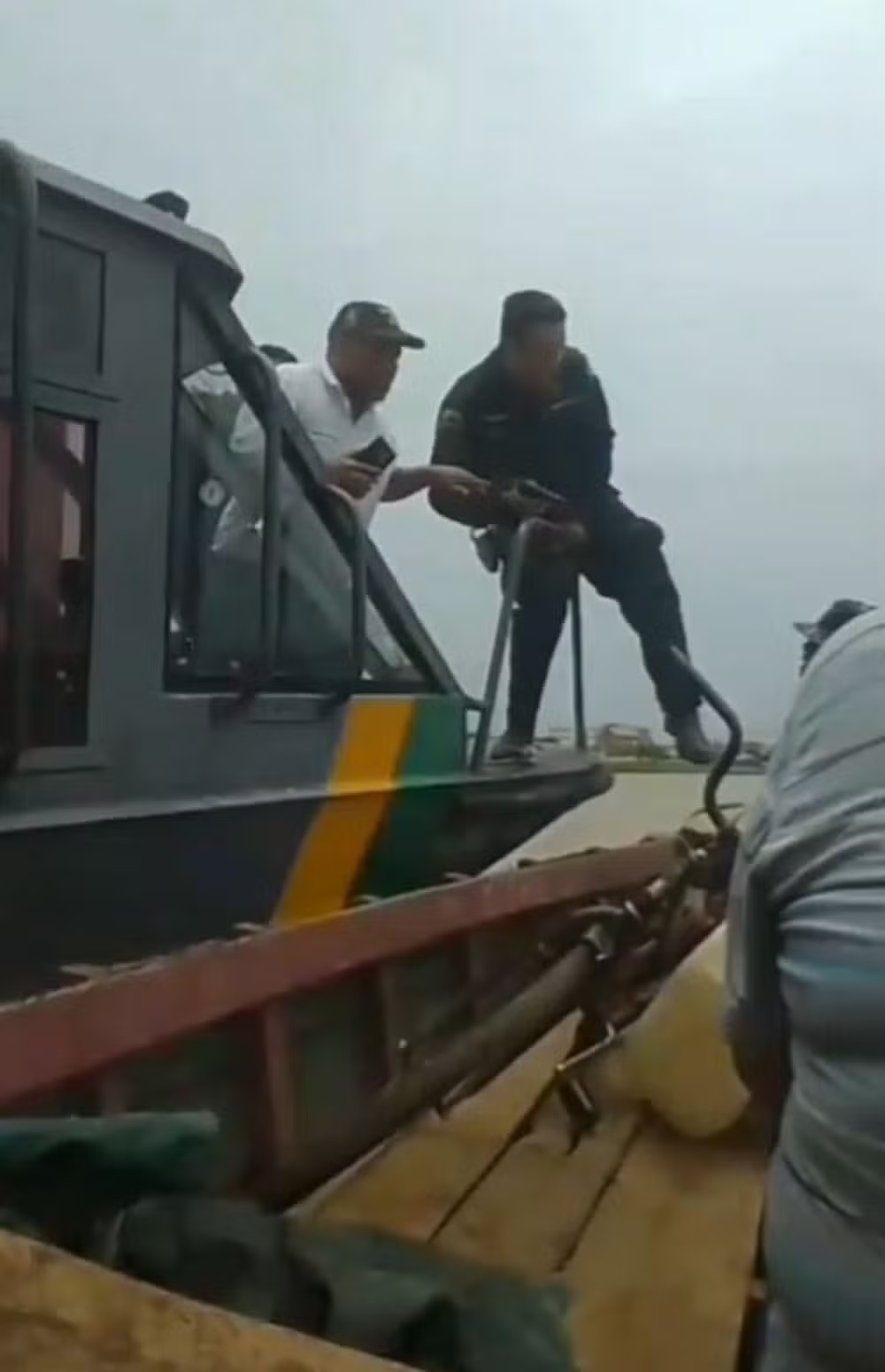 Suspeito se joga no rio após discussão com militar durante ação da Marinha em RO