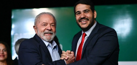 Lula indica Jorge Messias para vaga deixada por Barroso no STF