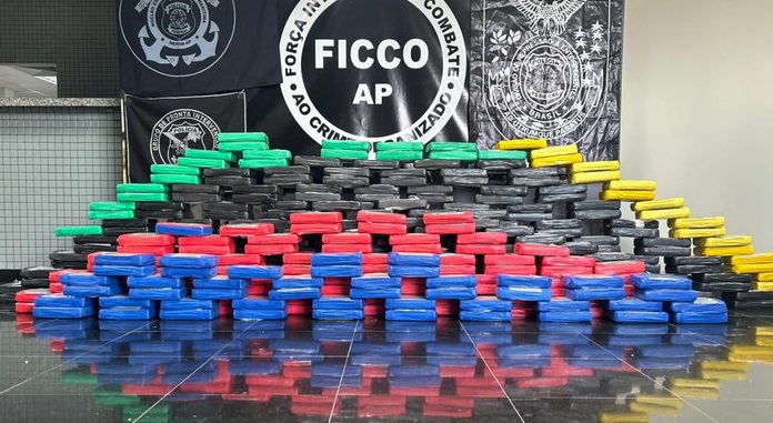 FICCO/AP apreende meia tonelada de cocaína em navio