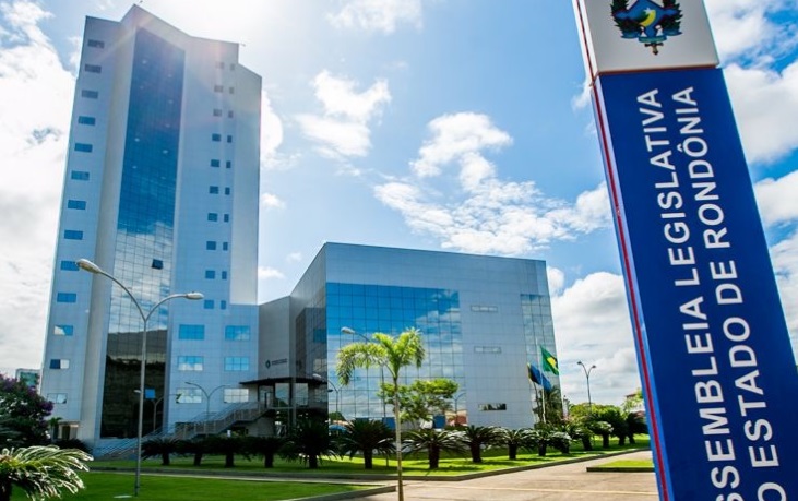 Assembleia promulga lei que destina veículos apreendidos e não procurados nos pátios do Detran às polícias