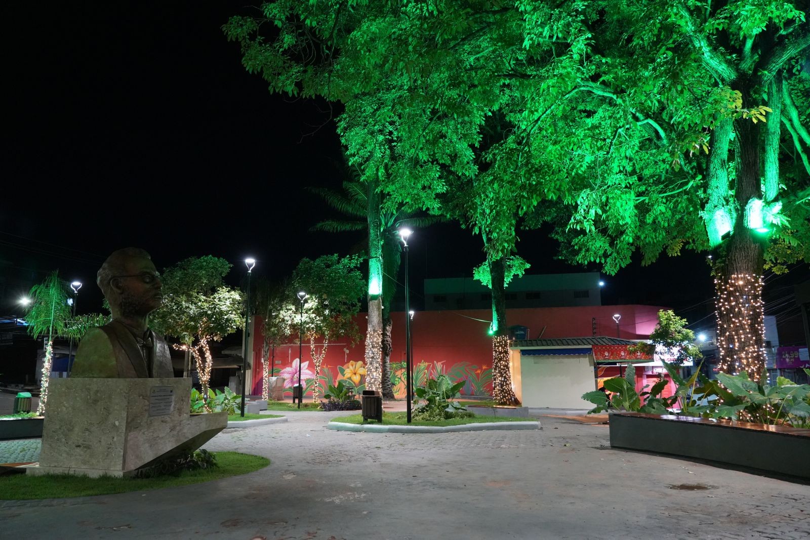 REVITALIZADA - Praça Jonathas Pedroza vira novo point "instagramável" de Porto Velho

