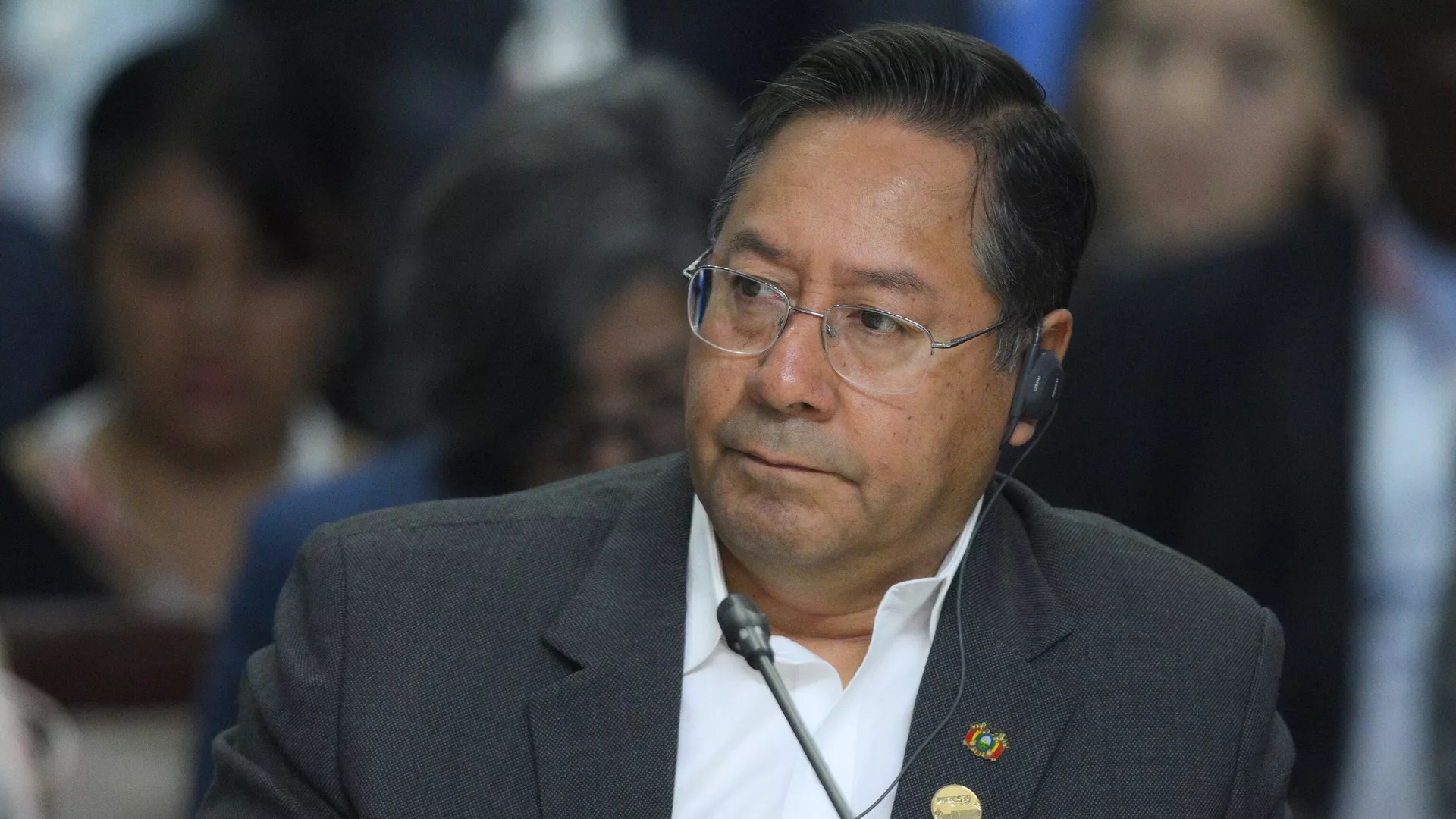 Luis Arce, ex-presidente da Bolívia, é preso, denuncia ex-ministra