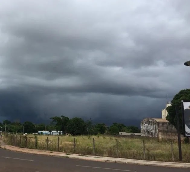 Céu nublado e possibilidade de chuva marcam sexta-feira em Rondônia