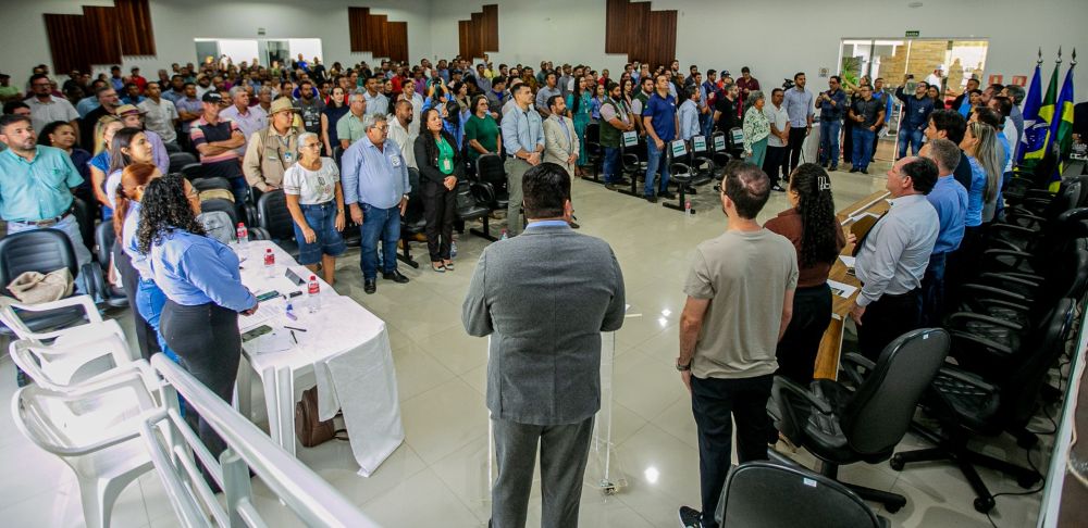 Assembleia, produtores e governo debatem crise da cadeia produtiva do leite em Rondônia