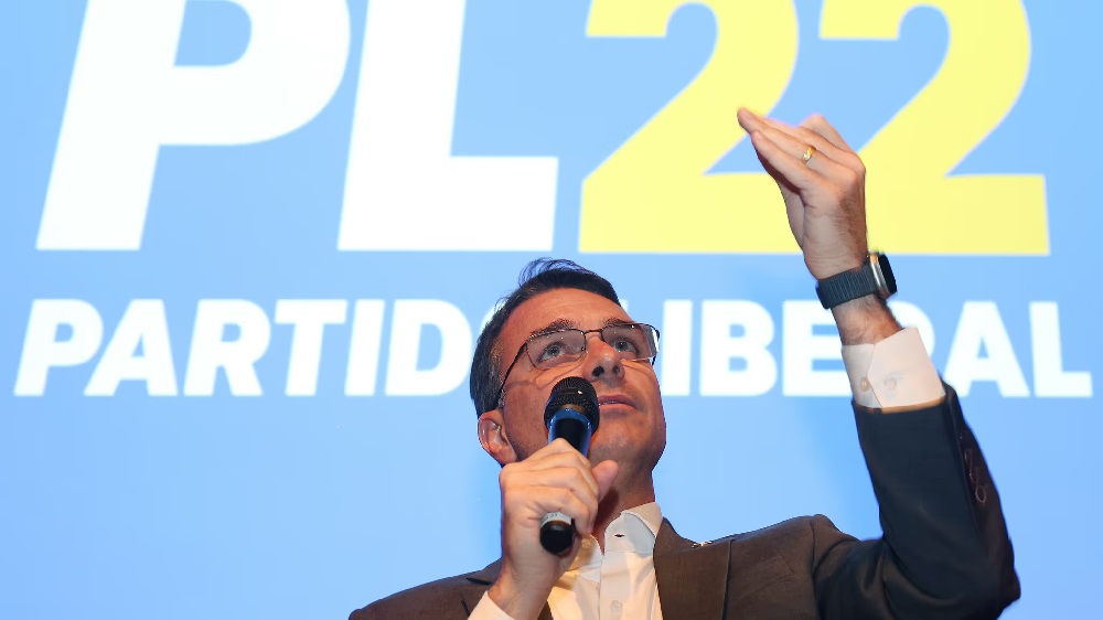 Flávio reanima o bolsonarismo