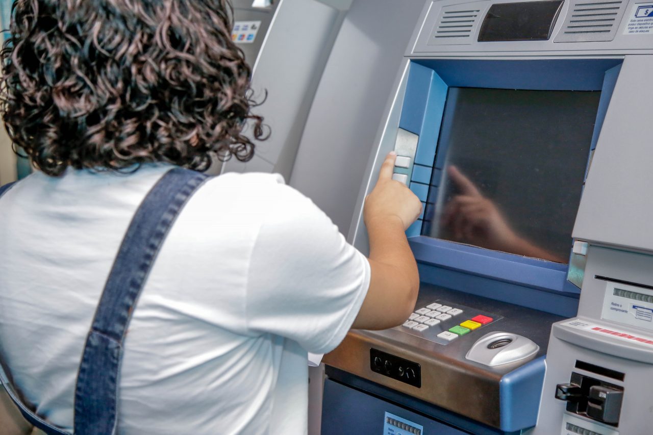 ABONO - Governo de RO autoriza abono de R$ 5 mil para servidores da Educação
