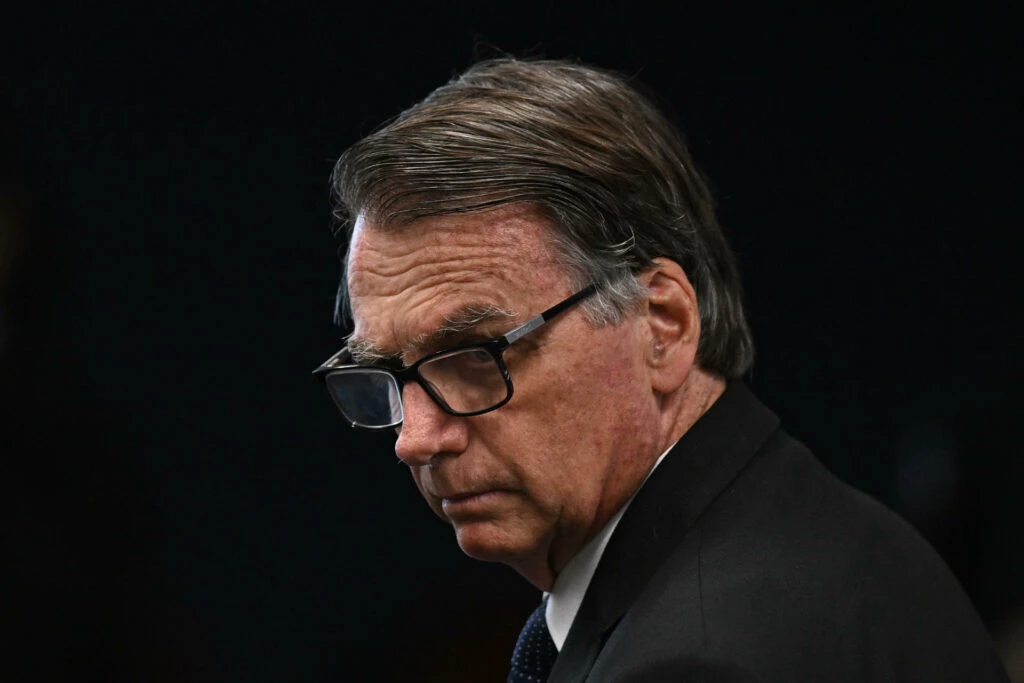 Moraes autoriza cirurgia de Jair Bolsonaro no Natal