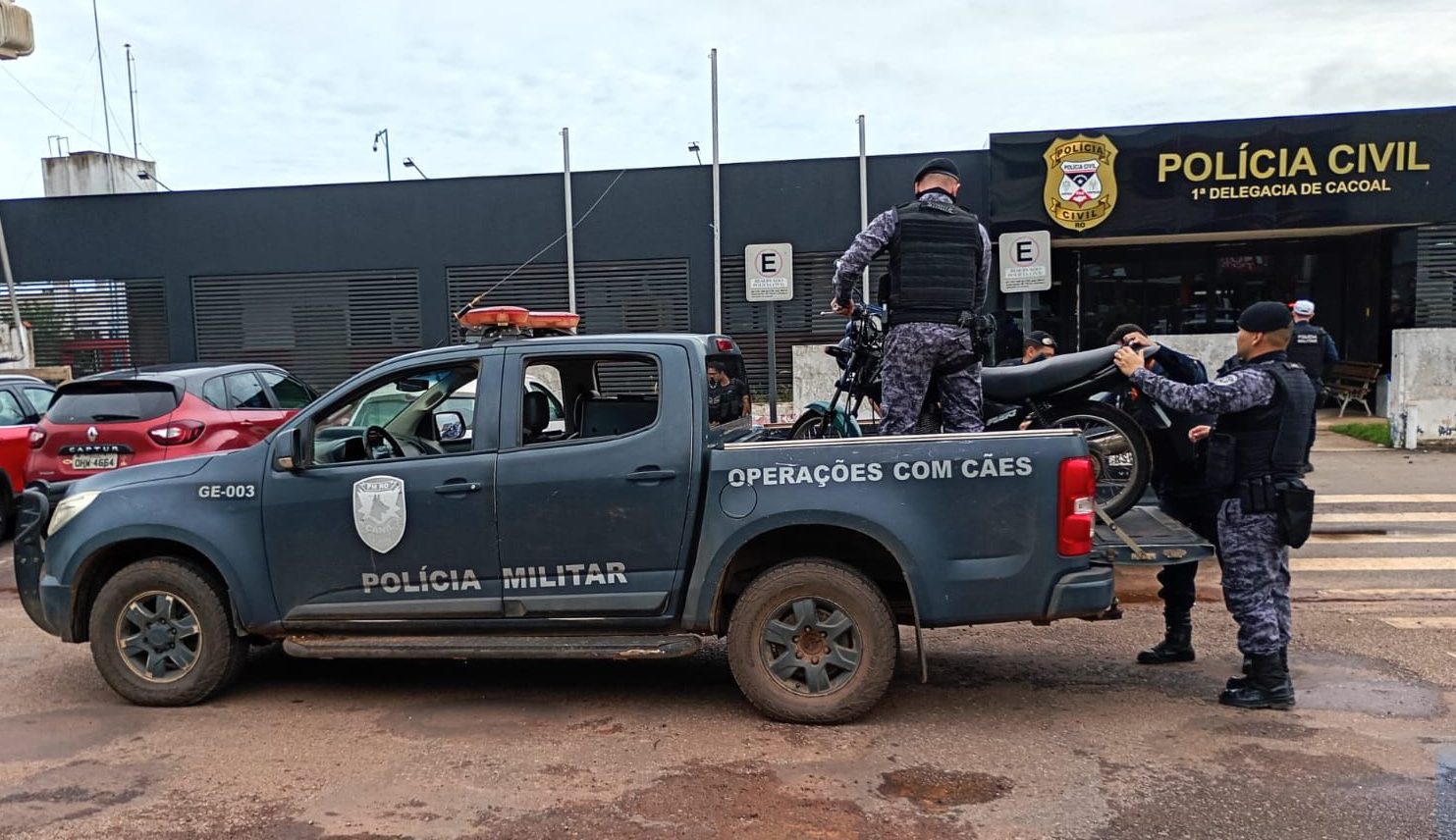 9 MOTOS RECOLHIDAS - Operação conjunta da Polícia Militar e Polícia Civil apreende veículos e celulares ligados à prática do “Grau”
