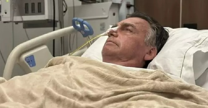 Michelle diz que Bolsonaro conseguiu se alimentar e que ex-presidente já fez fisioterapia