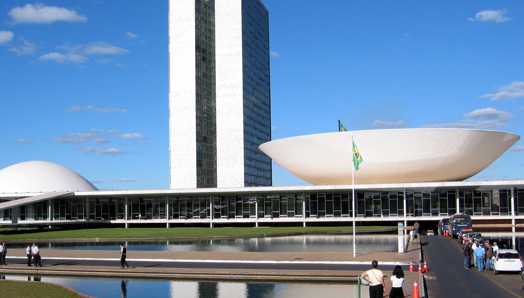 52% dos brasileiros reprovam e somente 10% aprovam o Congresso Nacional; repúdio recorde