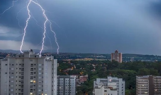 TEMPO HOJE -  Previsão de pancadas de chuva em Rondônia e Alerta Amarelo em Porto Velho
