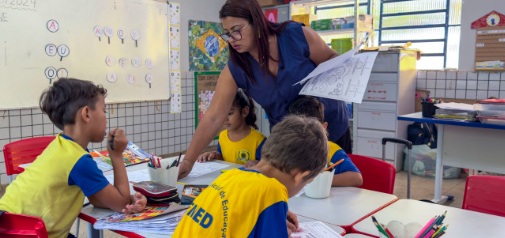 Prefeitura pagou retroativo do Piso Nacional do Magistério; professores em festa