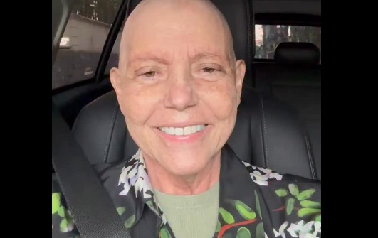 CÂNCER AGRESSIVO - Roseana Sarney passeia de carro em SP e celebra: "Que bom sair de casa"

