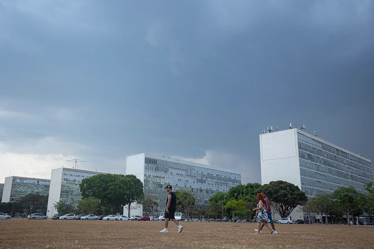 Lula aumenta para 13,1 milhões o quadro de servidores públicos do Brasil, maior índice desde 2012