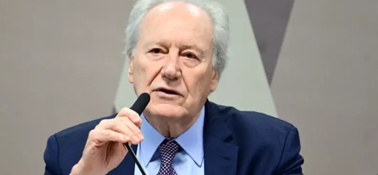 Ministro da Justiça, Lewandowski entrega a Lula carta de demissão