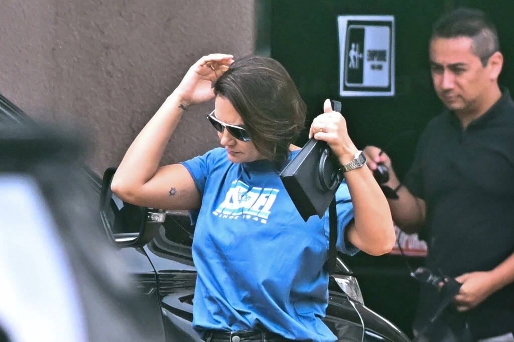 Michelle: “Vi Bolsonaro pedindo para Deus levá-lo de tanta dor”