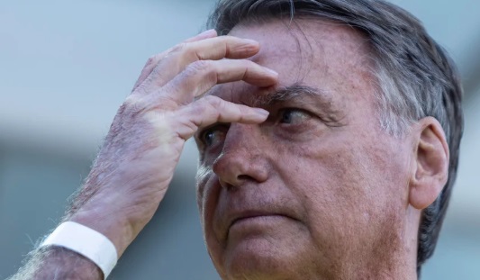 CFM cita 40 denúncias para sindicância de Bolsonaro e mostra e-mails