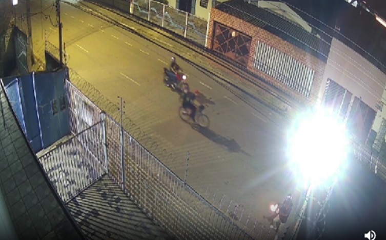 Dupla lança coquetel molotov contra provedora de internet em Porto Velho