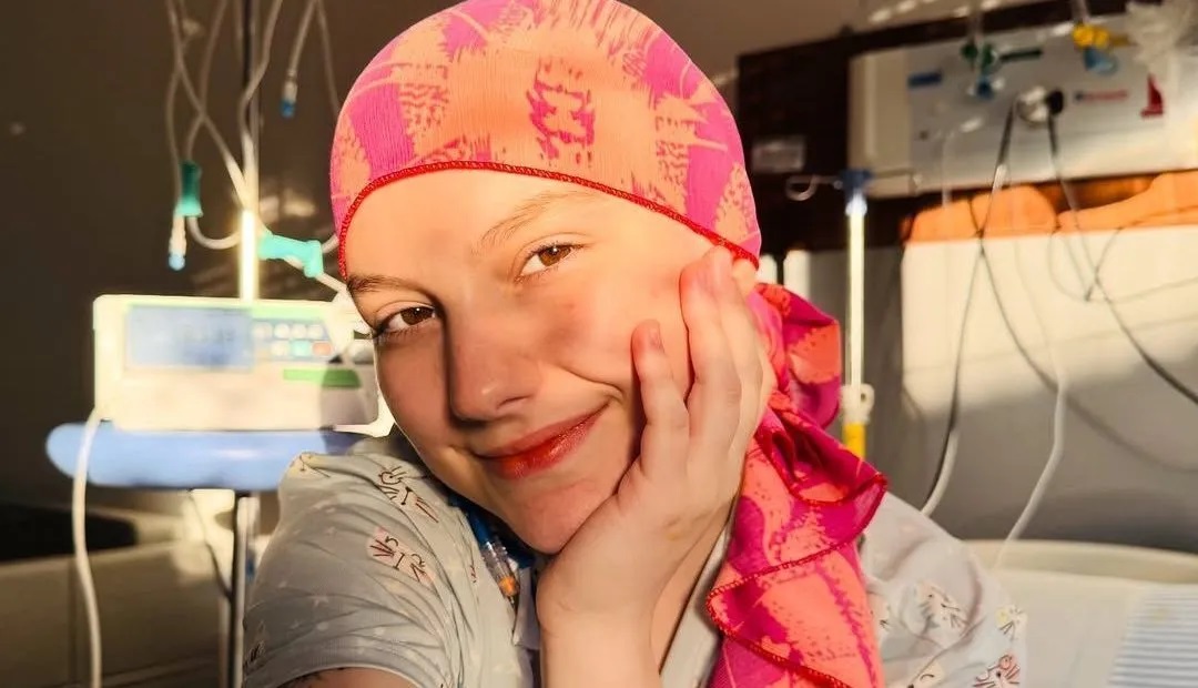 Morre Isabel Veloso, aos 19 anos, após complicações de câncer