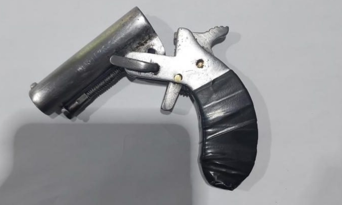 POLÍCIA MILITAR APREENDE ARMA DE FOGO, DROGAS E ANIMAL SILVESTRE DURANTE ABORDAGEM