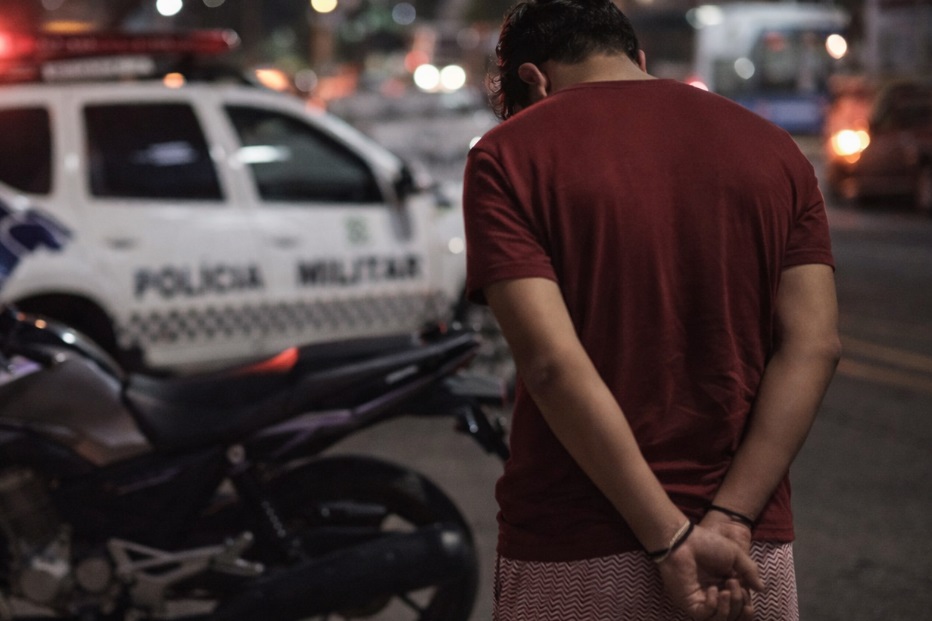 PMRO PRENDE MOTOQUEIRO QUE QUERIA CHAMAR A ATENÇÃO EM VILHENA