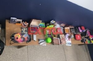 Motociclista com drogas em fuga desesperada é detido após perseguição policial em Vilhena