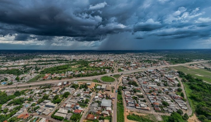 Em Porto Velho nuvens carregadas predominam e pode chover durante hora do dia