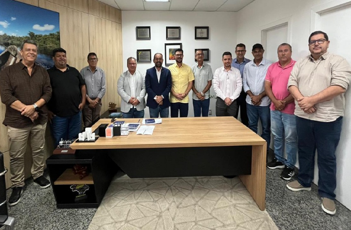 Laerte leva prefeitos à Casa Civil e ajusta ações com municípios