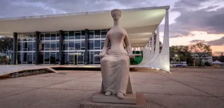 Um Judiciário fora da lei