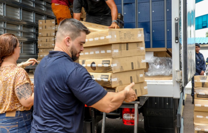 Aquisições ampliam tecnologia, conforto e logística escolar na rede estadual na volta às aulas