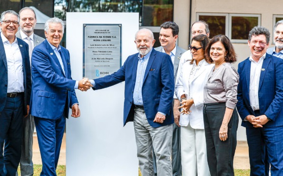 Em 2024, Lula inaugurou fábrica de empresa ligada a Vorcaro