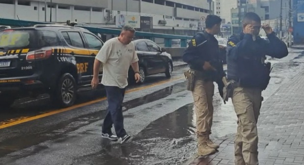 PF prende ex-presidente de fundo para aposentados por investimento no Banco Master