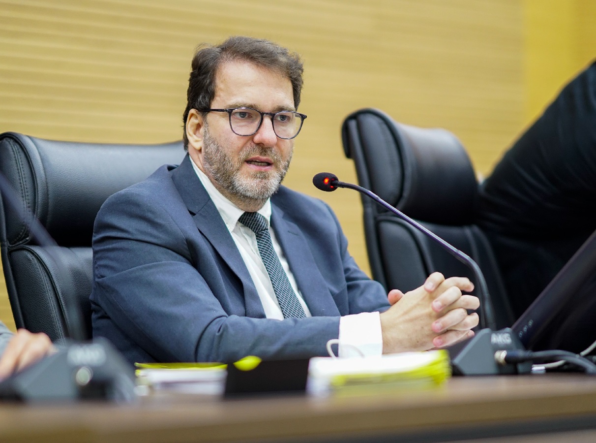 Deputado Alex Redano cobra manutenção urgente do ar condicionado no Hospital João Paulo II